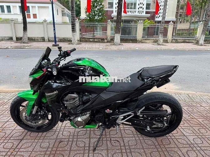 🏍️ Kawasaki Z800 – HQCN