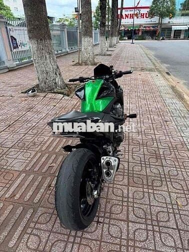 🏍️ Kawasaki Z800 – HQCN