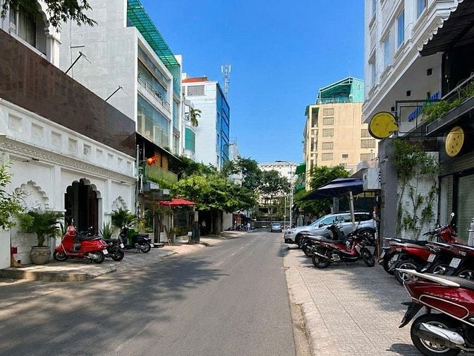 Bán nhà mặt tiền Hồ Xuân Hương, 83,3m², ngang 6,6m, 6 tầng, giá 63 tỷ