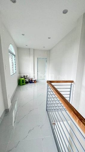 NHÀ MẶT TIỀN GIÁP Q1 CẦN CHO THUÊ!