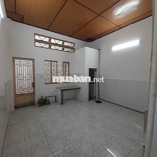 Cho thuê nhà hẻm xe hơi khu Tân Hương: cấp 4 đúc lửng : 5  x 17 M