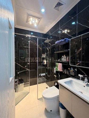 BÁN CĂN HỘ 3 PHÒNG NGỦ NỘI THẤT CAO CẤP TẠI ROYAL CITY