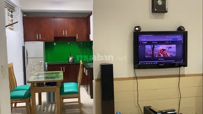Cho thuê nhà 214/C15 Nguyễn Trãi Q1,nhà bếp ,3 phòng ngủ và 2 WC