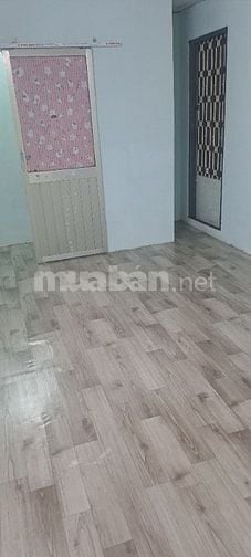 Cho thuê nhà hẻm rộng 2,5m 1 trệt,1 lửng, nở hậu đường Khánh Hội Q4
