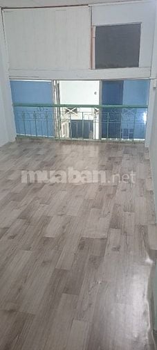 Cho thuê nhà hẻm rộng 2,5m 1 trệt,1 lửng, nở hậu đường Khánh Hội Q4