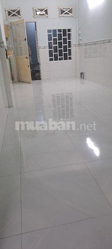 Cho thuê nhà hẻm rộng 2,5m 1 trệt,1 lửng, nở hậu đường Khánh Hội Q4