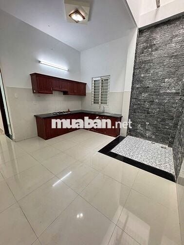 CHO THUÊ NHÀ ĐƯỜNG  VƯỜN LÀI : 4,5 x 16 M Đúc 1 lầu đẹp : 4 PN, 2 Wc 