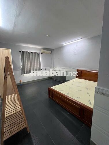 studio ngay trường IUH cơ sở mới có thang máy cửa sổ trời máy lạnh