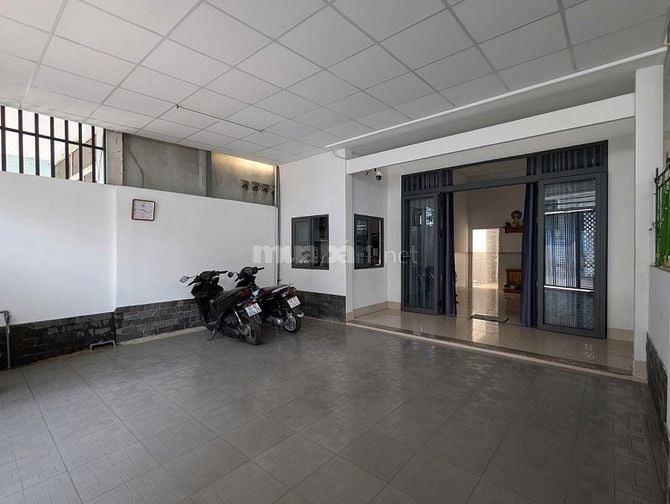 Mặt Tiền Kinh Doanh - Man Thiện (379) - 146m2 (6.1x24) - giá 10.75 tỷ