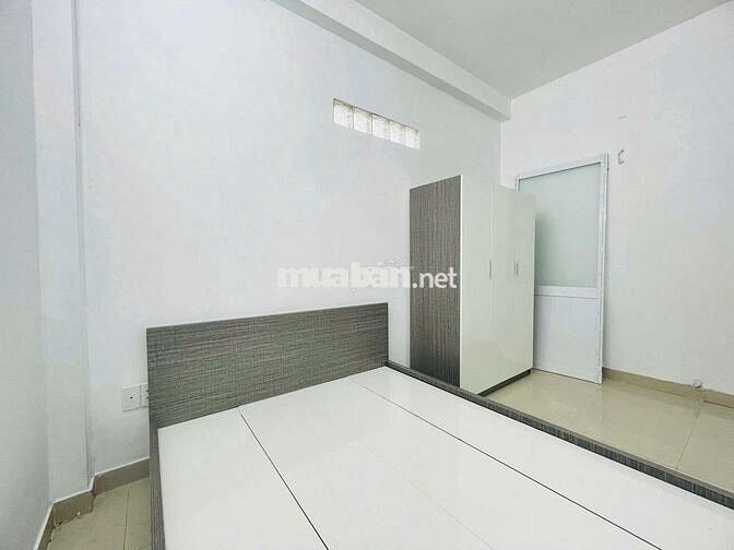 CHO THUÊ 2 PHÒNG NGỦ SIÊU RỘNG GIÁ HSSV NGAY CHỢ BÀ CHIỂU TIỆN QUA Q1