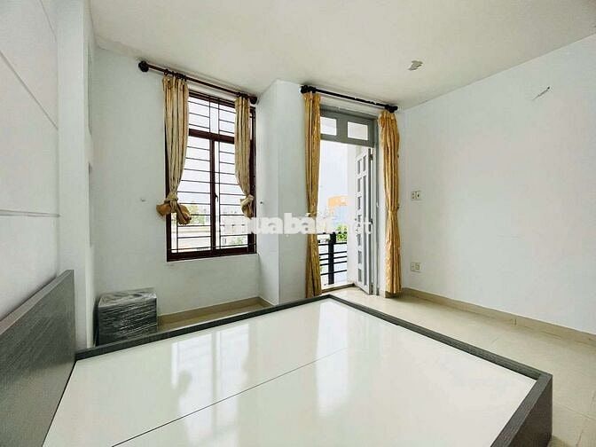CHO THUÊ 2 PHÒNG NGỦ SIÊU RỘNG GIÁ HSSV NGAY CHỢ BÀ CHIỂU TIỆN QUA Q1