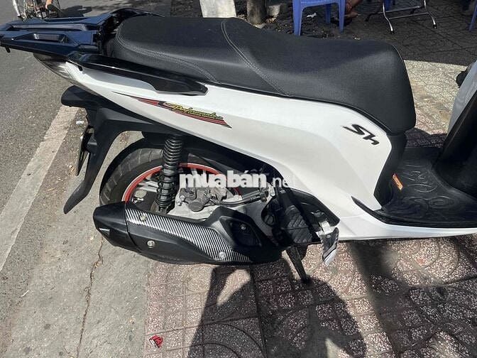 Honda SH 125 2017 Trắng xe máy zin im 9 chủ