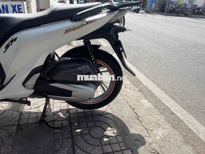 Honda SH 125 2017 Trắng xe máy zin im 9 chủ