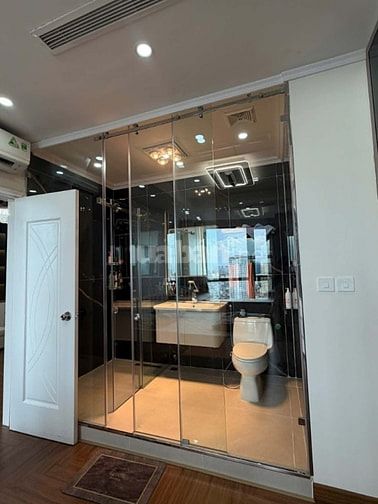 BÁN CĂN HỘ 3 PHÒNG NGỦ NỘI THẤT CAO CẤP TẠI ROYAL CITY