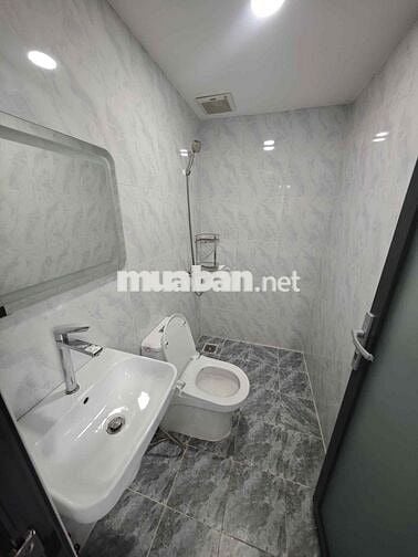 TOÀ NHÀ CHDV- 21PN+ 21WC+21 MÁY LẠNH-BÌNH PHÚ- 70TR