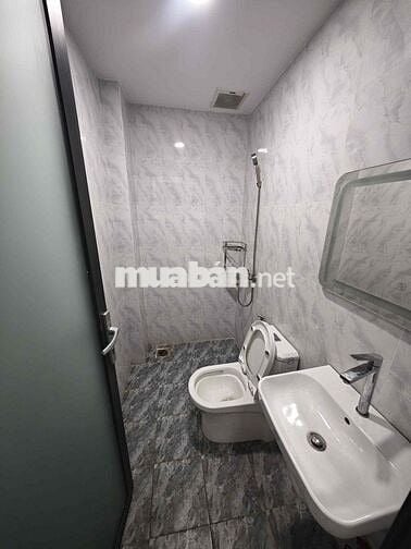 TOÀ NHÀ CHDV- 21PN+ 21WC+21 MÁY LẠNH-BÌNH PHÚ- 70TR