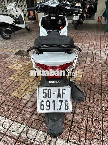 Honda Future 125 Fi 2026 Trắng đỏ đen 900km