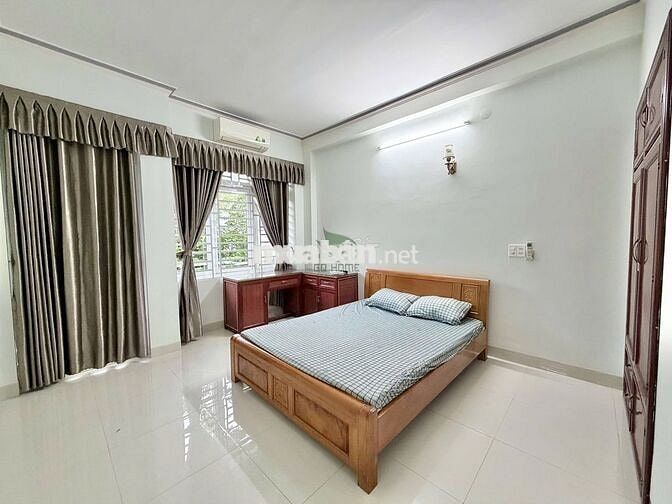 NHÀ Ở KINH DOANH - 4 PHÒNG NGỦ - CÓ NỘI THẤT - MẶT TIỀN KĐT PHƯỚC LONG