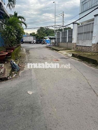 Nhà mặt tiền sát chợ Hồ Trọng Quý