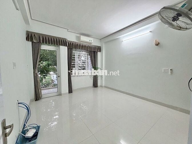 NHÀ Ở KINH DOANH - 4 PHÒNG NGỦ - CÓ NỘI THẤT - MẶT TIỀN KĐT PHƯỚC LONG