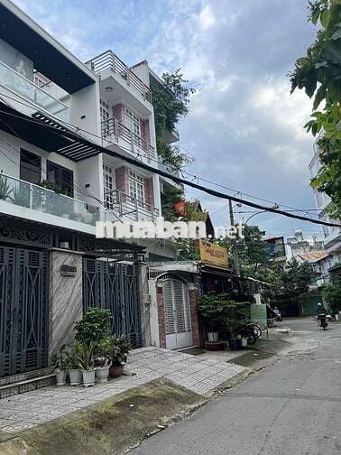 Nhà mặt tiền sát chợ Hồ Trọng Quý