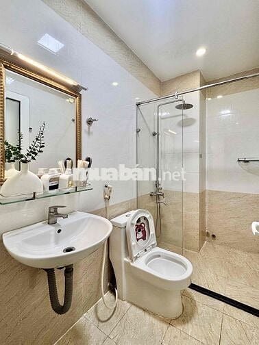 Căn hộ full nội thất CC mới khu Phan Xích Long , quận Phú Nhuận
