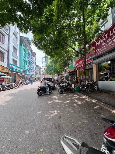 Bán gấp Nhà Liền Kề, ngõ 622 Minh, ô tô tránh, kinh doanh, 86m2, 42 tỷ
