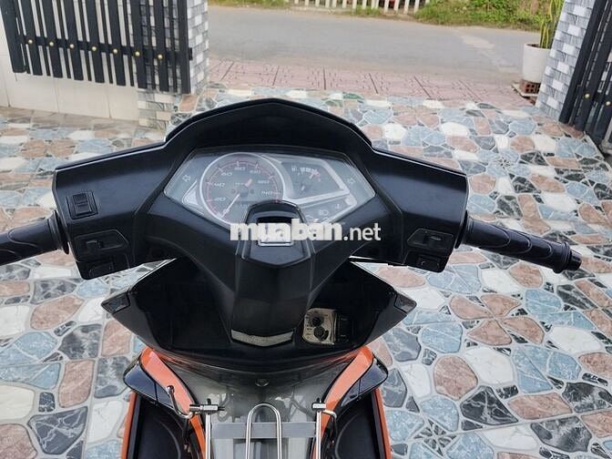 Airblade Fi đời 2010 úp Thái, máy nguyên zin
