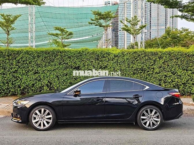 Mazda Mazda 6 2.5 Sig 2022 28000 km Đen