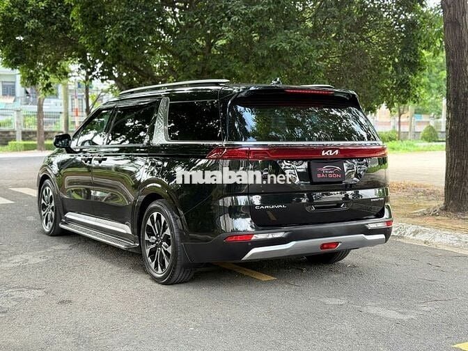 Kia Carnival Signature 2022 bản full ,siêu lướt