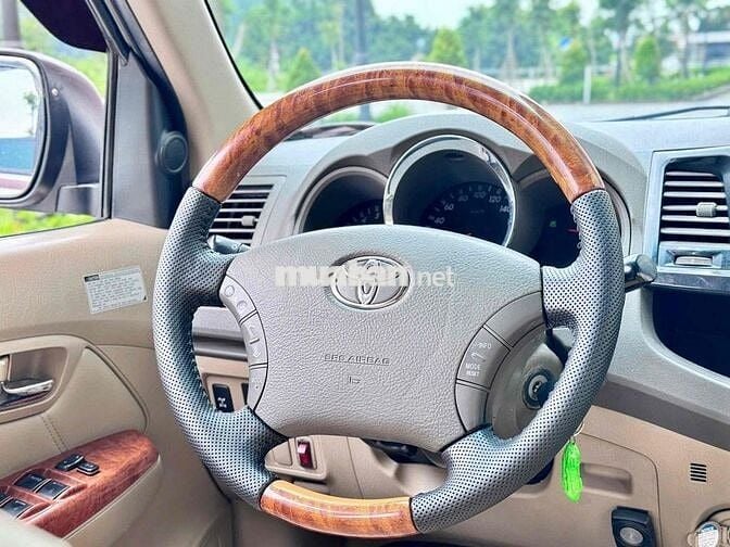 Toyota Fortuner 2009 2 cầu Số tự động Bạc