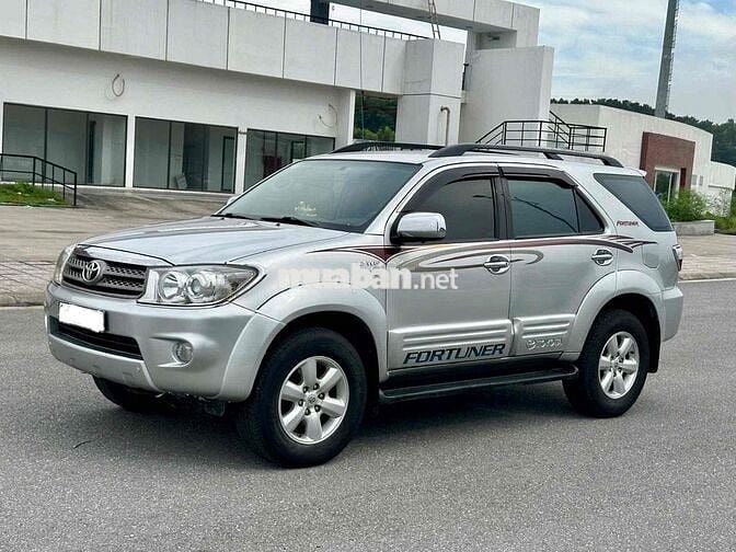 Toyota Fortuner 2009 2 cầu Số tự động Bạc