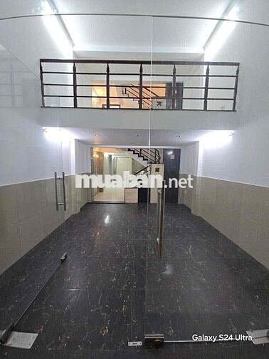 Nhà thuê 3 tầng (4m x 16m) có 5 phòng ngủ hẻm ô tô 12 tr/tháng