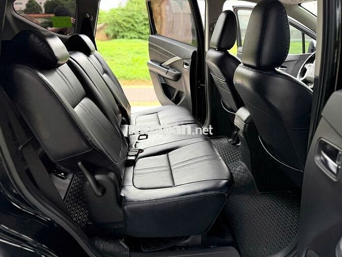 Mitsubishi Xpander Cross Premium 2024 Đen