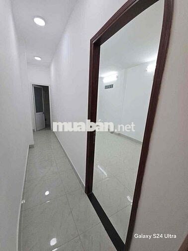 Nhà thuê 3 tầng (4m x 16m) có 5 phòng ngủ hẻm ô tô 12 tr/tháng