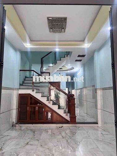 Nhà thuê 3 tầng (4m x 20m) 4 phòng ngủ nội thất đầy đủ 13 tr/tháng