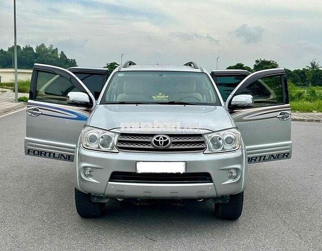 Toyota Fortuner 2009 2 cầu Số tự động Bạc