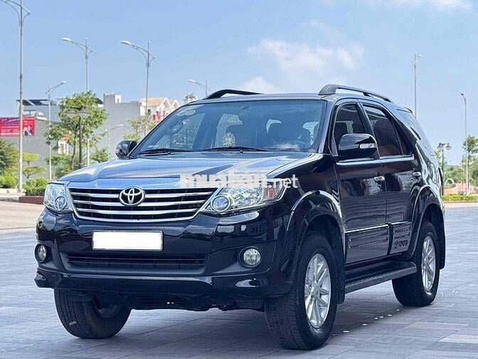 Toyota Fortuner 2014 Tự động Đen