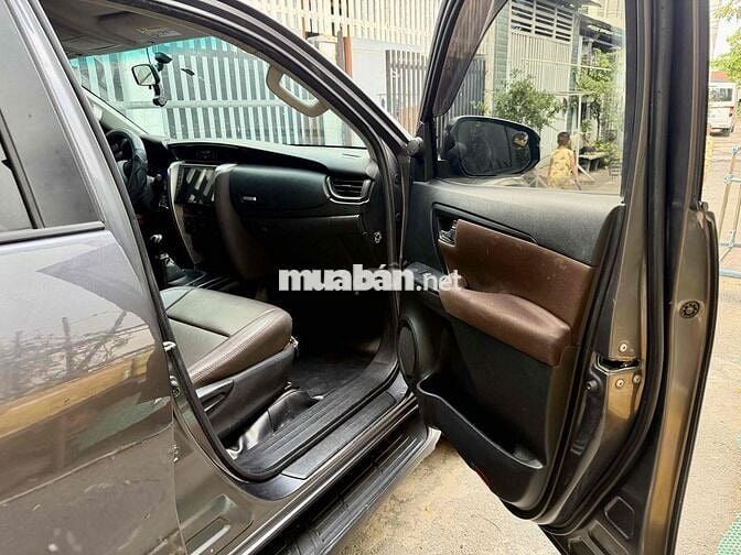 Toyota Fortuner 2017 2.4G Diesel màu xám