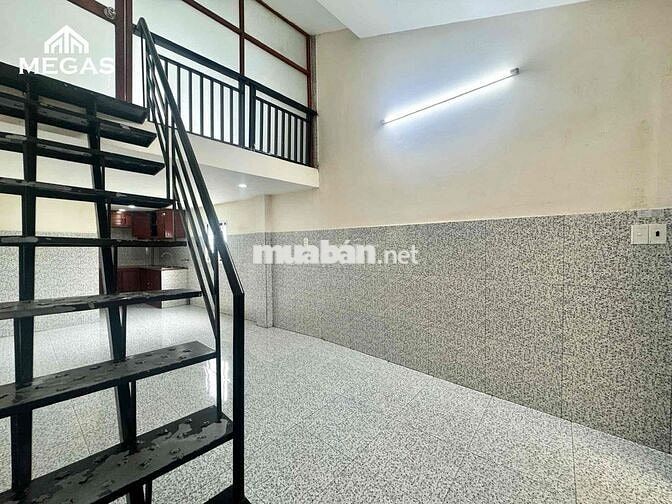 1 TRỆT + 1 LẦU SẴN MÁY LẠNH - RỘNG 40m2 cho để XE ĐIỆN ngay ĐH NTT