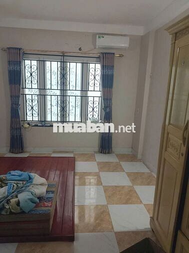Cho thuê nhà riêng ngõ 252 Lĩnh Nam -35m2-5 tầng
