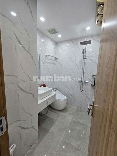 Chính chủ bán 201 B6C Nam Trung Yên- 75m2, 3PN, 2VS full nội thất