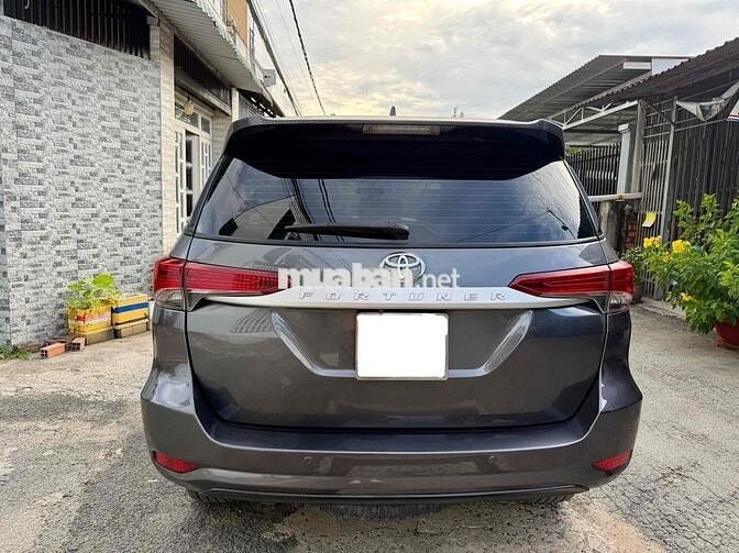Toyota Fortuner 2017 2.4G Diesel màu xám