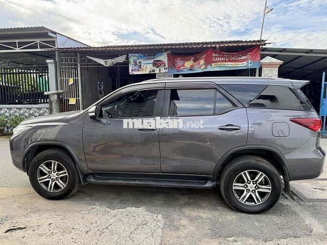 Toyota Fortuner 2017 2.4G Diesel màu xám