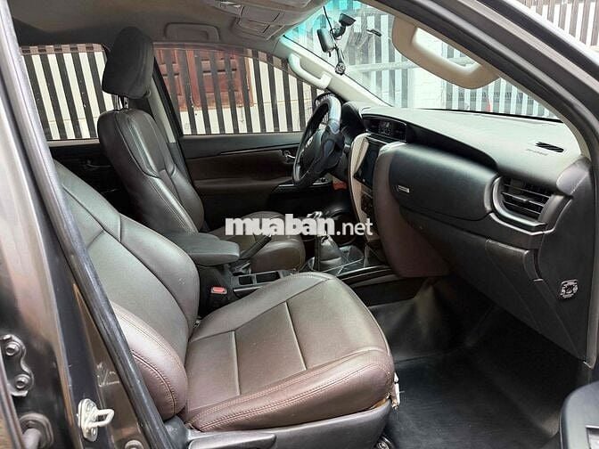 Toyota Fortuner 2017 2.4G Diesel màu xám