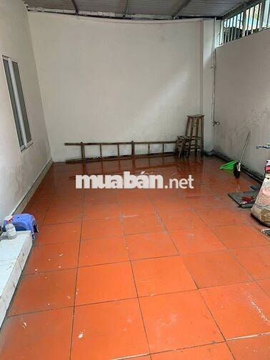 Cho thuê tập thể tầng 1 Tân Mai -120m2 -3 ngủ
