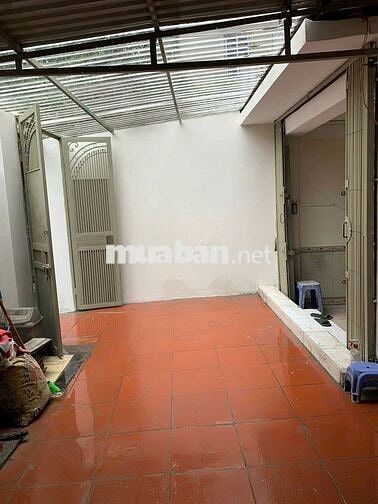 Cho thuê tập thể tầng 1 Tân Mai -120m2 -3 ngủ