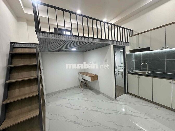 Phòng cửa sổ ban công 3tr7-4tr3