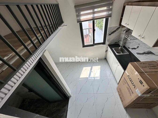 Phòng cửa sổ ban công 3tr7-4tr3