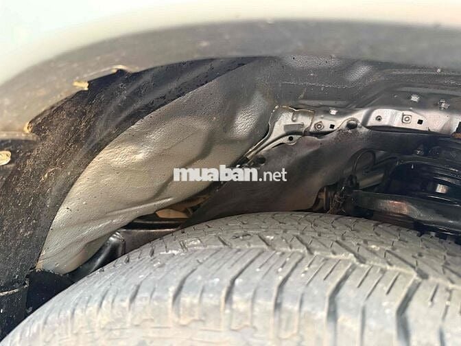 Toyota Fortuner 2024 2 cầu Xăng Tự động Bạc